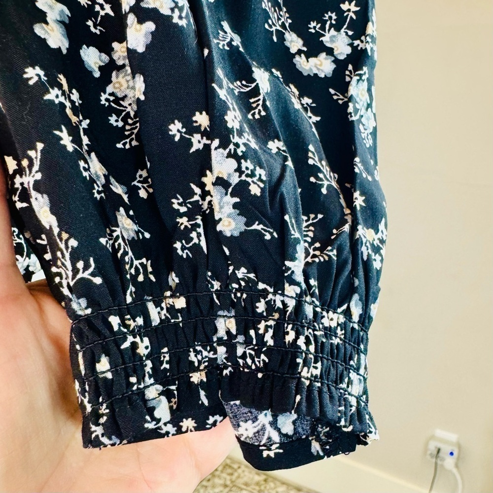 Old Navy | Puff Sleeve Blouse S – Chic Office to Evening Look ✨ - Picture 8 of 12